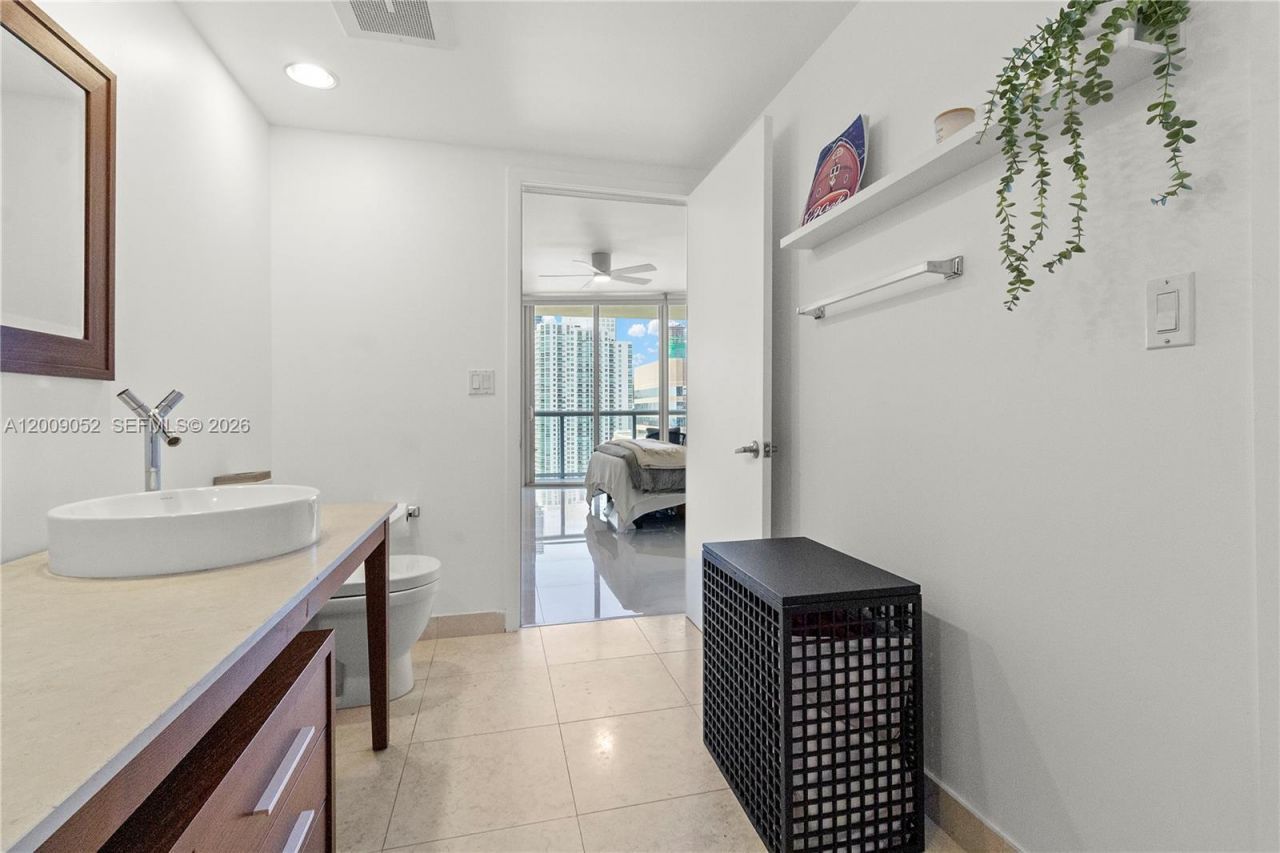 495 Brickell Ave , Unit 4009, Miami, FL 33131 Photo