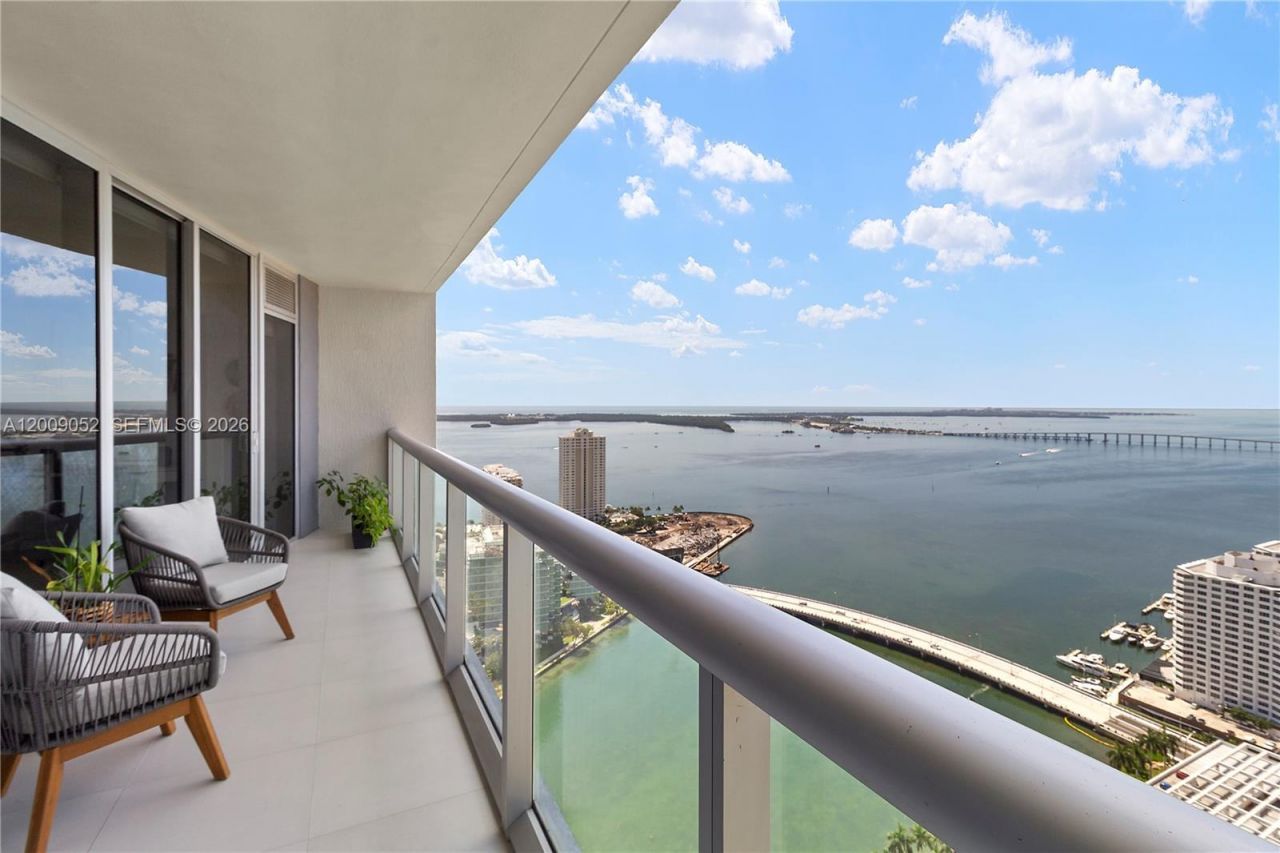 495 Brickell Ave , Unit 4009, Miami, FL 33131 Photo