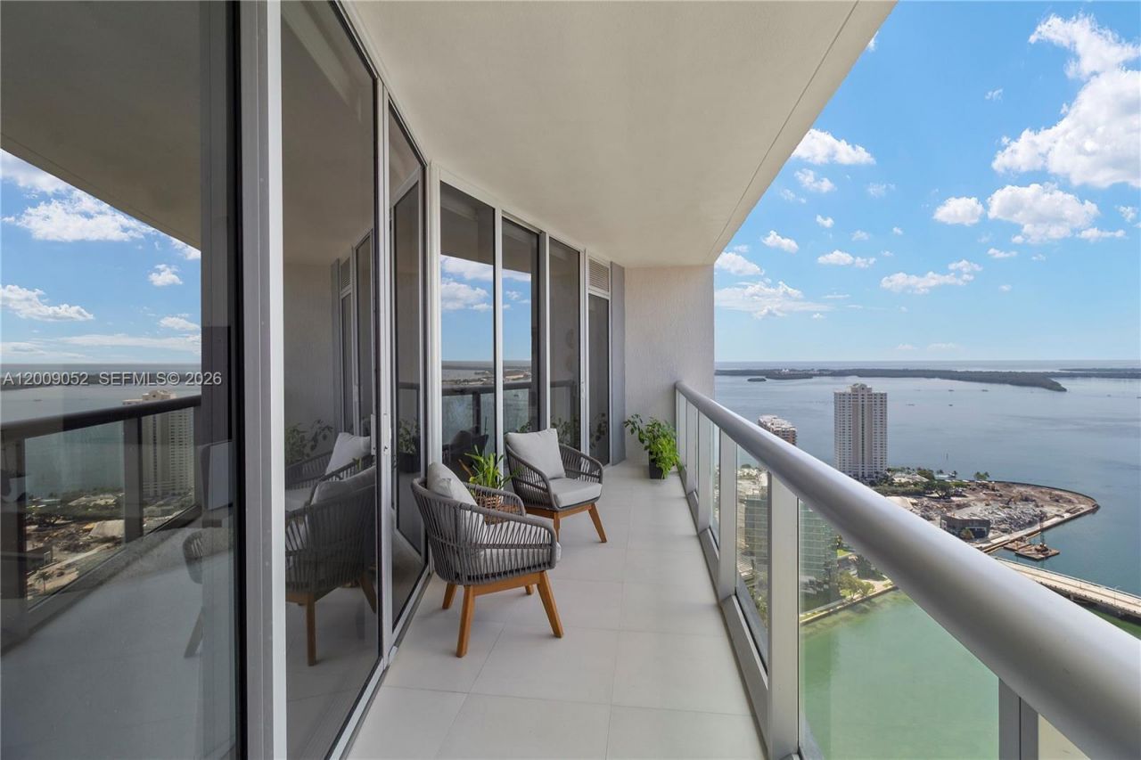 495 Brickell Ave , Unit 4009, Miami, FL 33131 Photo