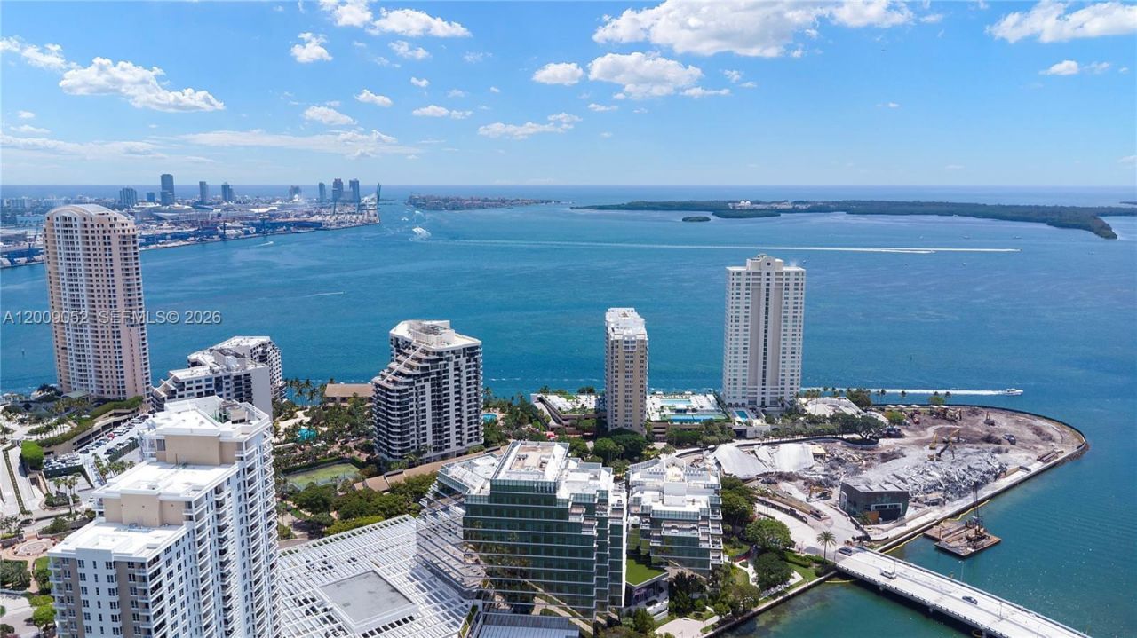 495 Brickell Ave , Unit 4009, Miami, FL 33131 Photo