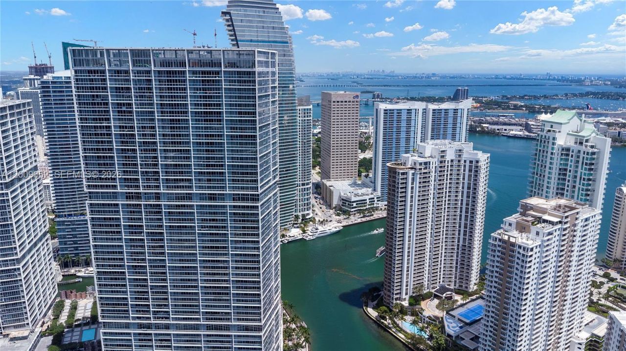 495 Brickell Ave , Unit 4009, Miami, FL 33131 Photo