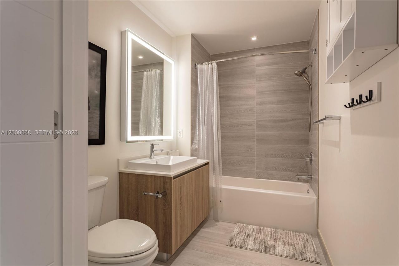 2960 NE 207th St , Unit 904, Aventura, FL 33180 Photo