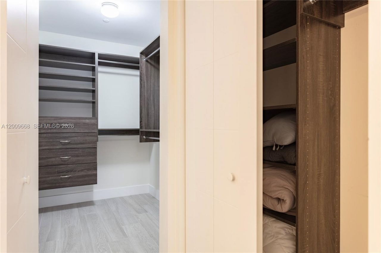 2960 NE 207th St , Unit 904, Aventura, FL 33180 Photo