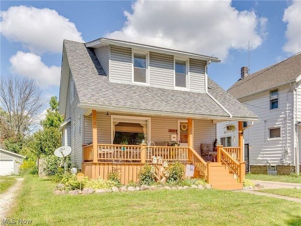 935 Hunt Street , Akron, OH 44306