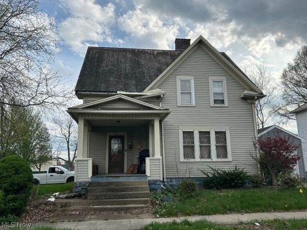 152 North Avenue NE, New Philadelphia, OH 44663