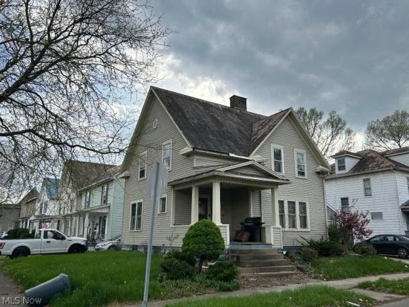 152 North Avenue NE, New Philadelphia, OH 44663 Photo 2