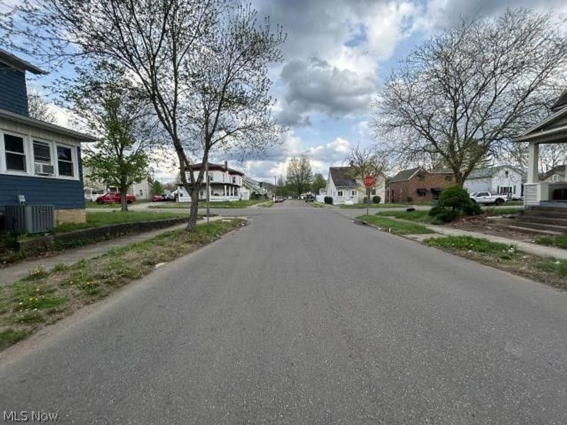 152 North Avenue NE, New Philadelphia, OH 44663 Photo 4