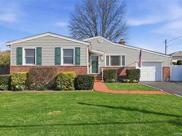 223 N Cedar Street , Massapequa, NY 11758