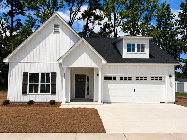 319 Mangrove Court , Ayden, NC 28513