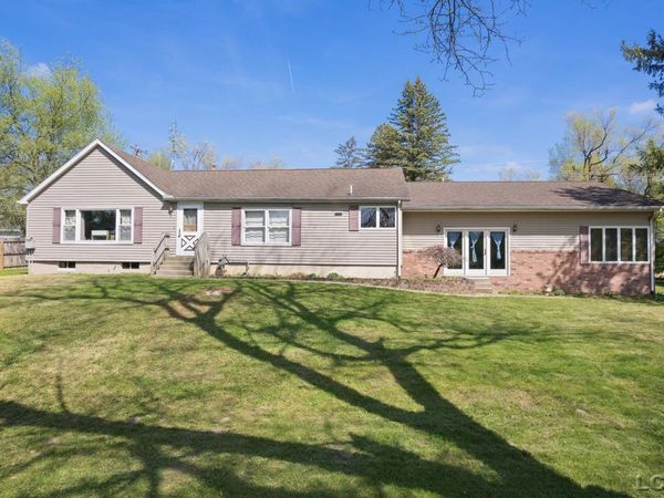 1795 Howell , Adrian, MI 49221