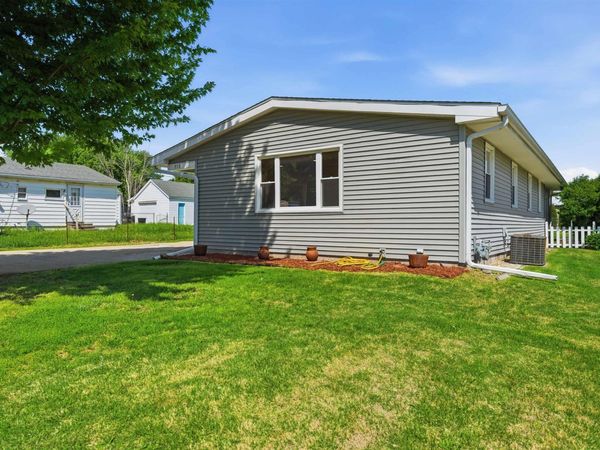 310 S BELLEVUE Avenue, Peoria, IL 61604