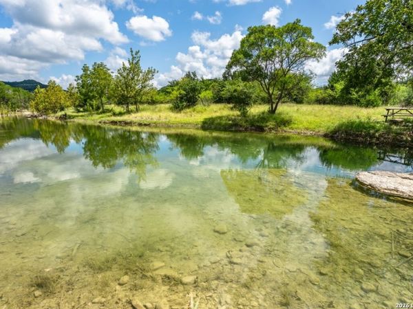 5013 N Little Creek Road, Utopia, TX 78884