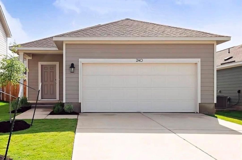 240 Alcatraz Loop, Jarrell, TX 76537 Main Photo