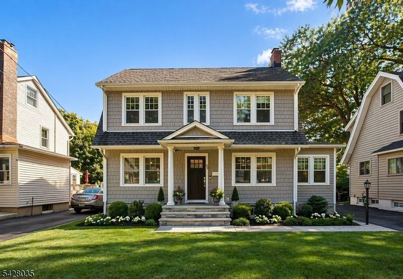 33 Raymond Ave, Nutley, NJ 07110 Main Photo