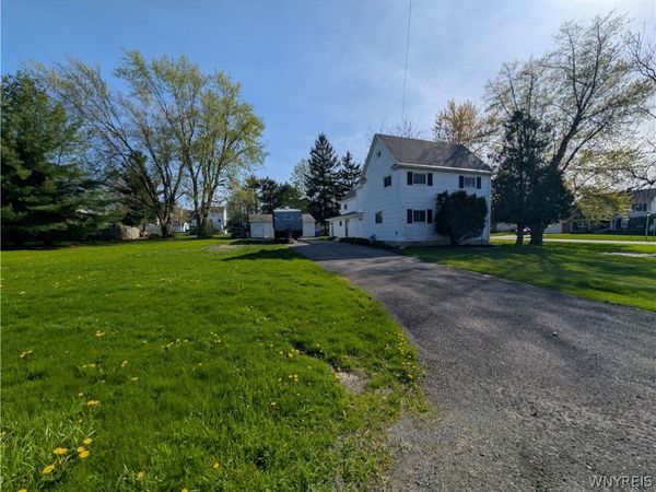 2793 Amsdell Road, Hamburg, NY 14075