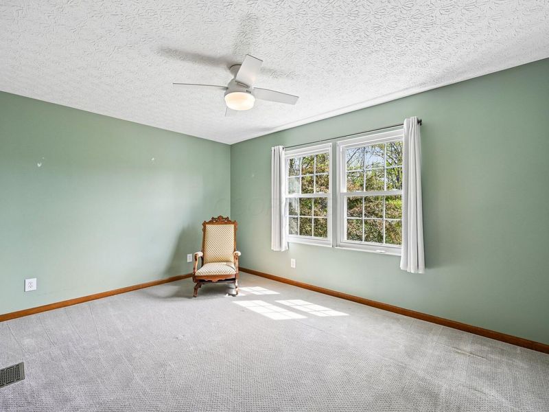 3647 Seattle Slew Drive, Columbus, OH 43221 Photo 11