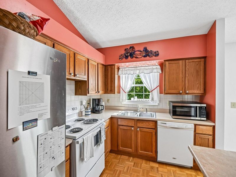 3647 Seattle Slew Drive, Columbus, OH 43221 Photo 7