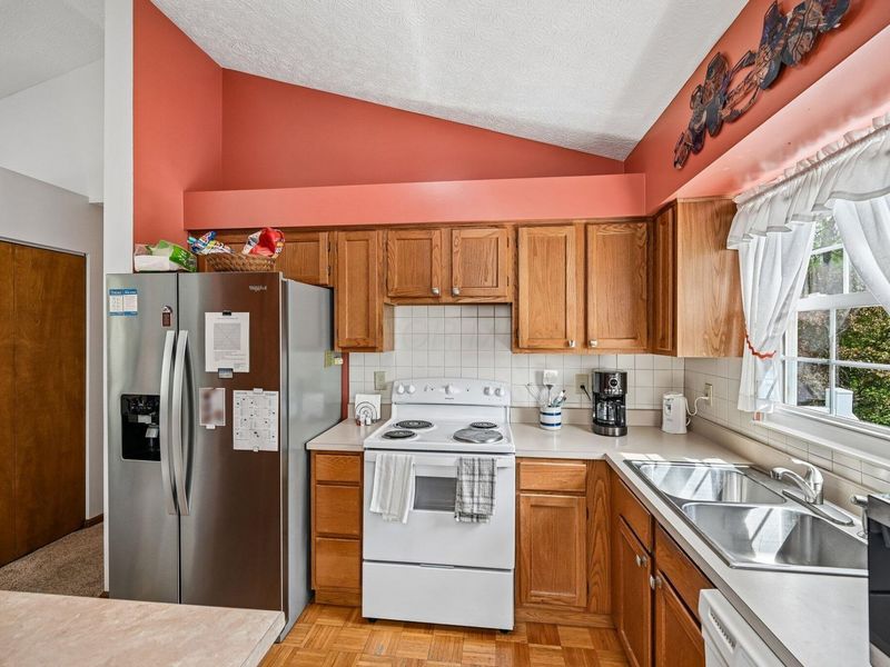 3647 Seattle Slew Drive, Columbus, OH 43221 Photo 8