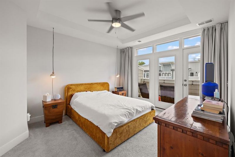 4568 Mixson Avenue Photo 13