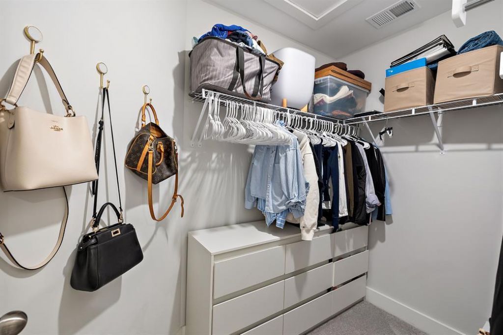 4568 Mixson Avenue Photo 17