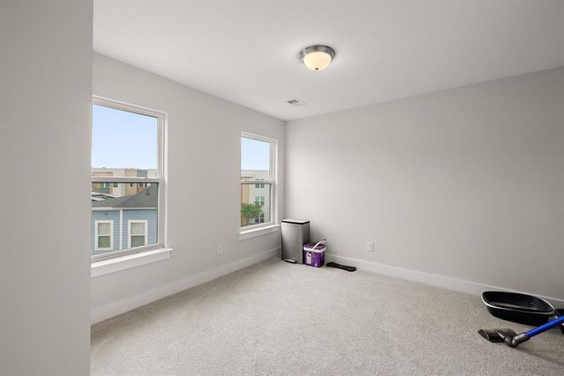 4568 Mixson Avenue Photo 19