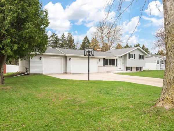2615 BAYPORT LANE, Green Bay, WI 54313