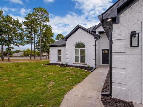 101 Pleasantwood Dr, Maumelle, AR 72113