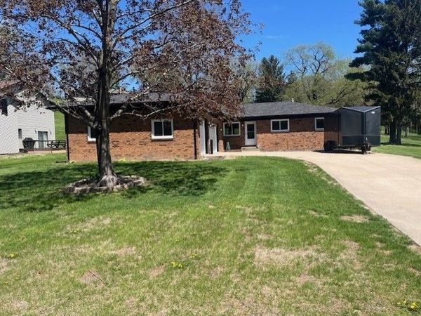 4065 Pinebrook Lane , Bettendorf, IA 52722