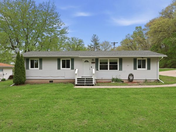 137 E 7th Street , Coal Valley, IL 61240