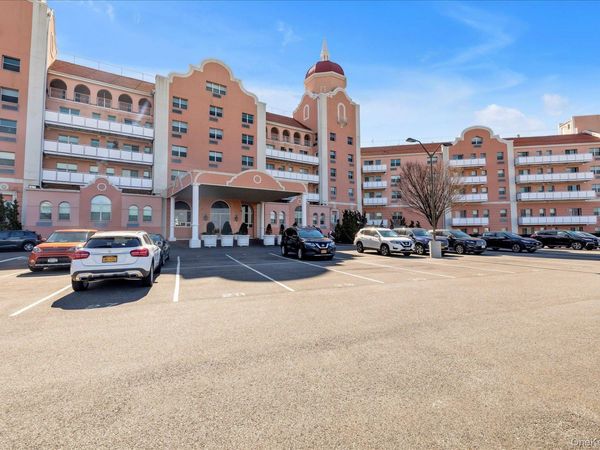 2 Richmond Road, Unit 1I, Long Beach, NY 11561
