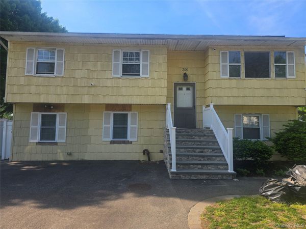 38 Sage Street , Central Islip, NY 11722