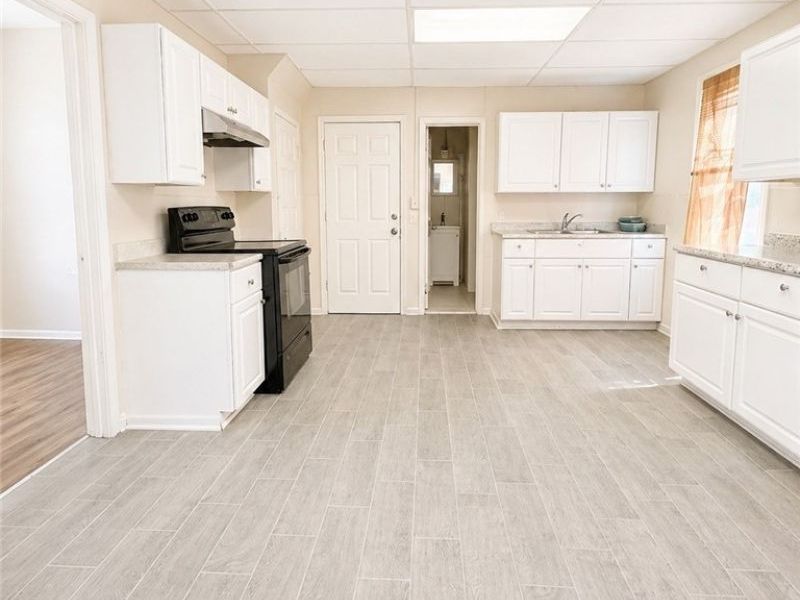 3295 W 56th Street , Cleveland, OH 44102 Photo 10