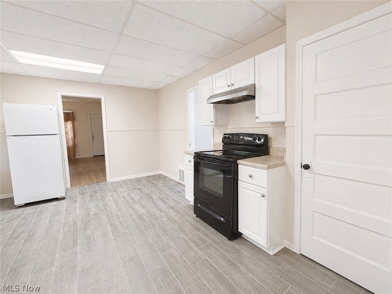 3295 W 56th Street , Cleveland, OH 44102 Photo 11