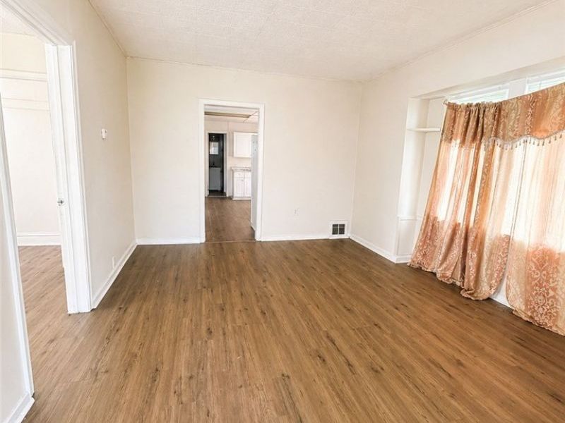 3295 W 56th Street , Cleveland, OH 44102 Photo 7