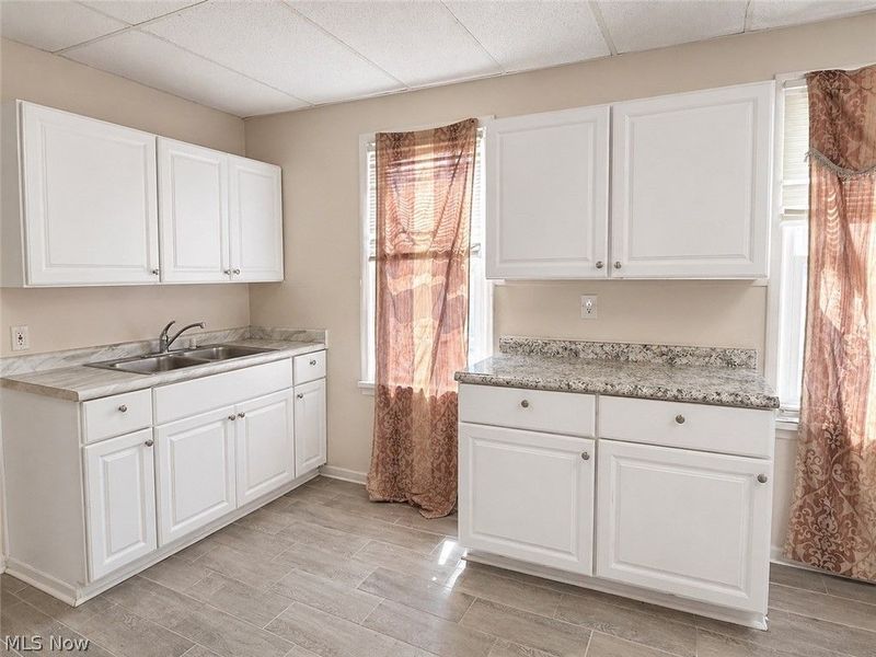 3295 W 56th Street , Cleveland, OH 44102 Photo 9