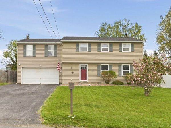 434 Birchwood Boulevard, Baldwinsville, NY 13027