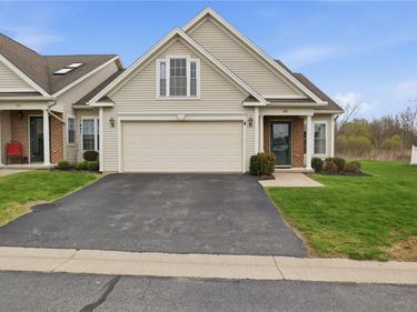 111 Eagle Pine, Rochester, NY 14623
