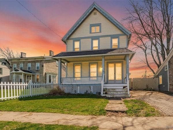 145 Chestnut Street , Lockport, NY 14094