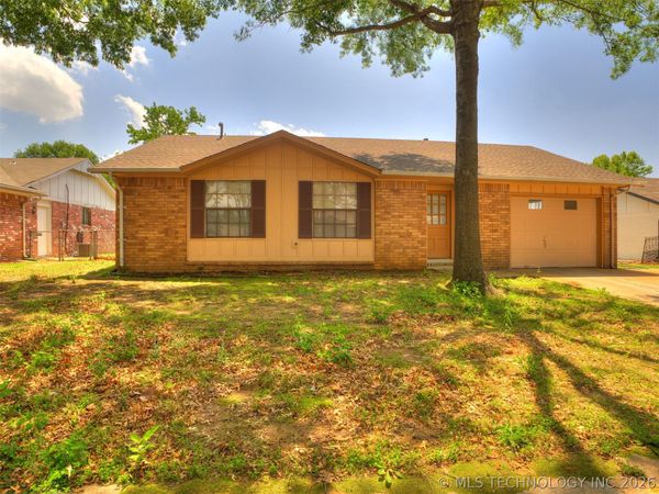 413 W Birmingham Street , Broken Arrow, OK 74011