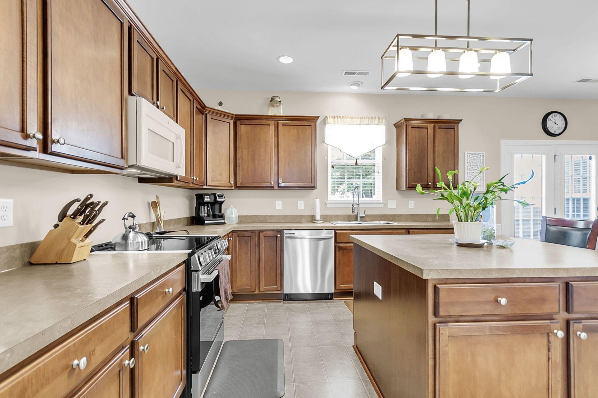 210 Sabal Palmetto Court Photo 12