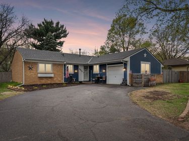 2217 Laramie Trail, Brooklyn Park, MN 55444