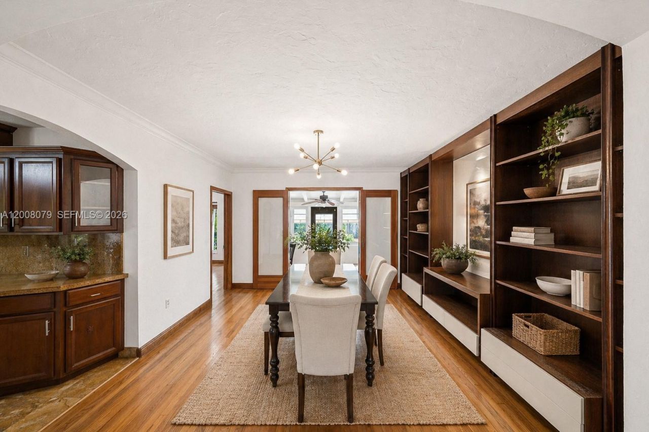 739 Lakeview Dr, Miami Beach, FL 33140 Photo