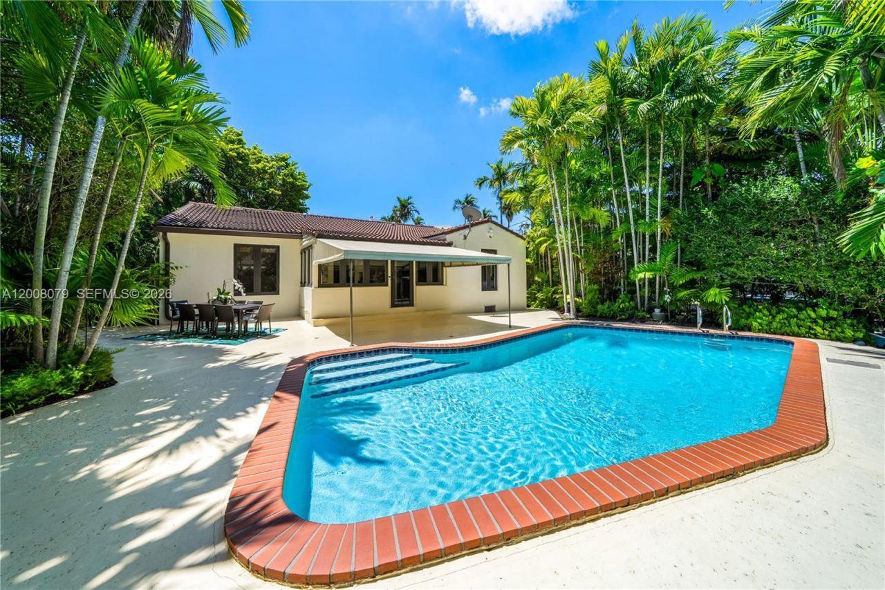 739 Lakeview Dr, Miami Beach, FL 33140 Photo