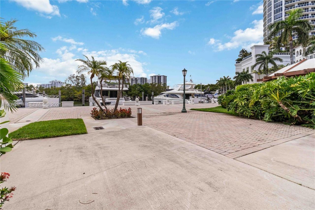 3700 Island Blvd, Unit C307, Aventura, FL 33160 Photo