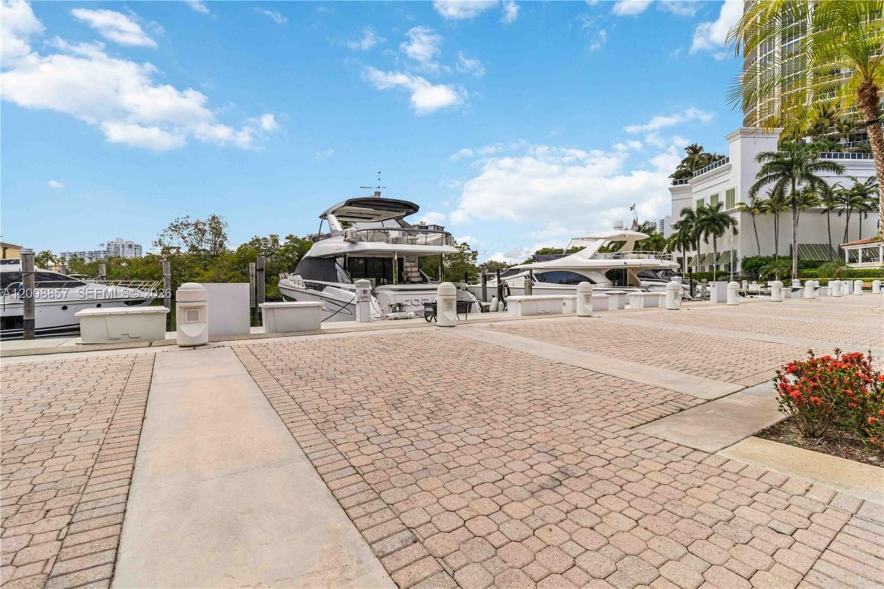 3700 Island Blvd, Unit C307, Aventura, FL 33160 Photo