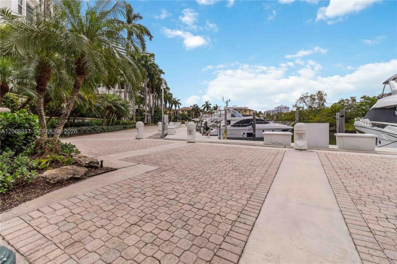 3700 Island Blvd, Unit C307, Aventura, FL 33160 Photo