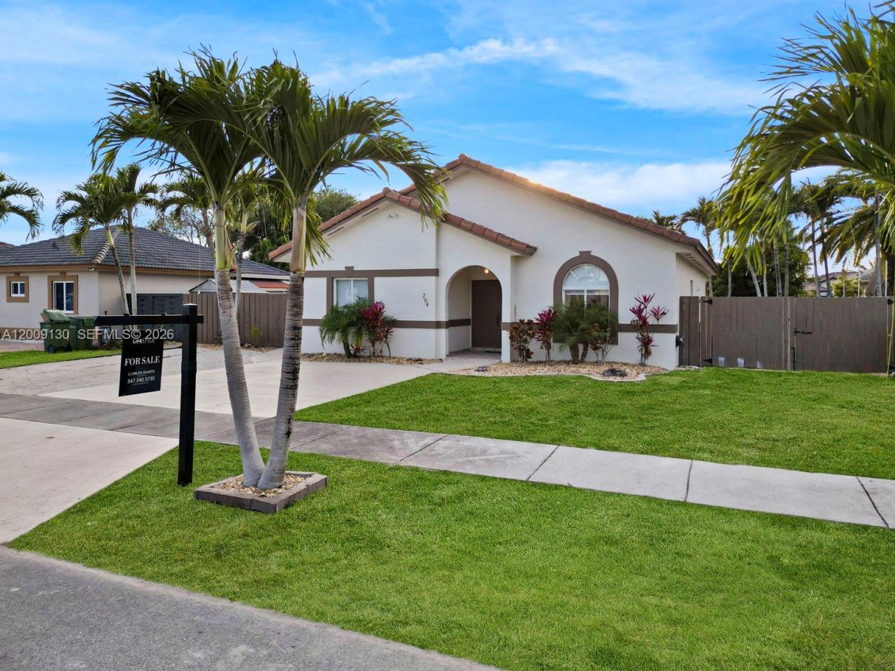 704 SE 14th Pl , Homestead, FL 33033 Photo