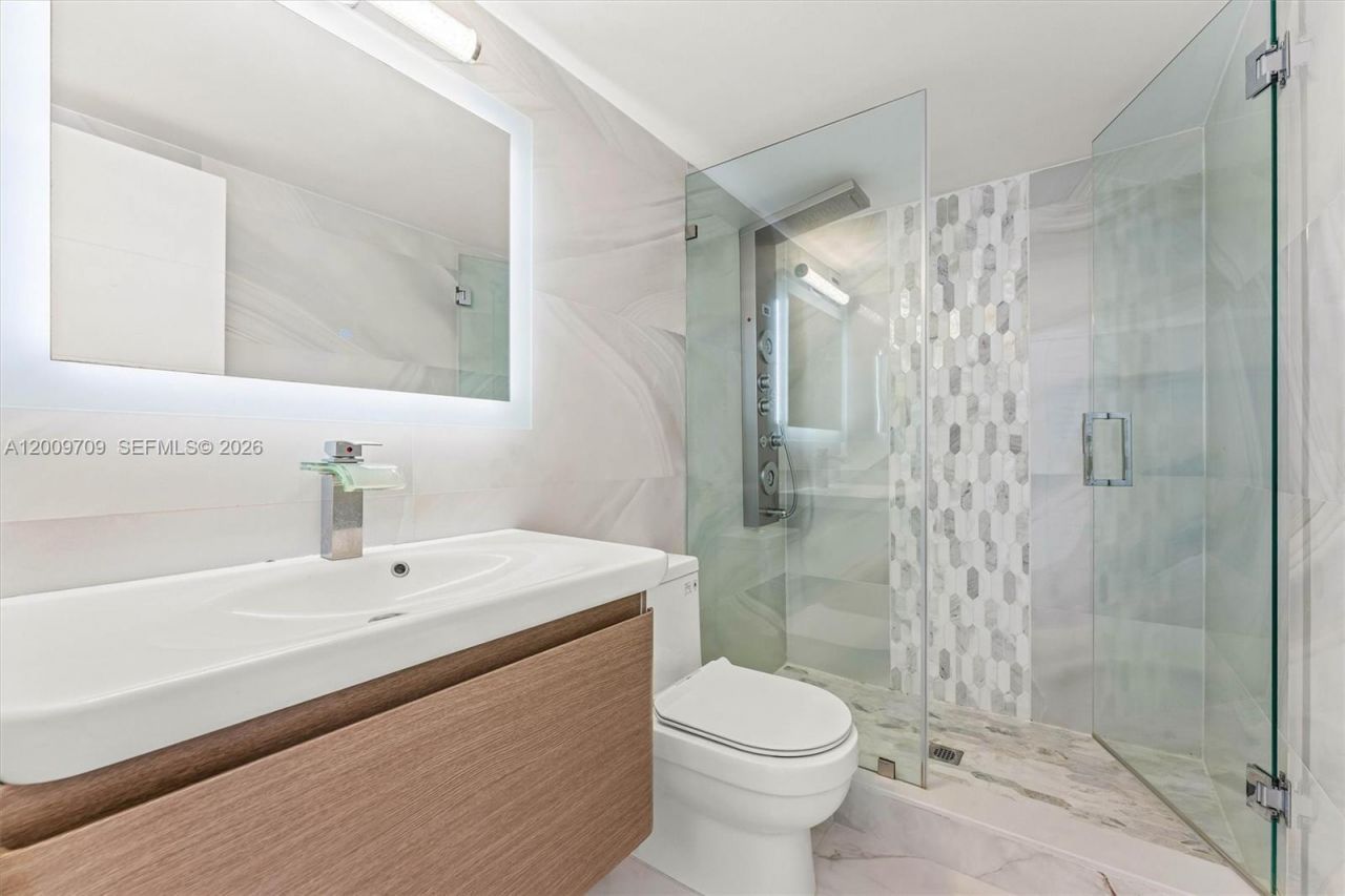 2017 S Ocean Dr, Unit 1206, Hallandale Beach, FL 33009 Photo