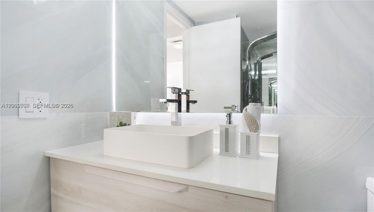 2017 S Ocean Dr, Unit 1206, Hallandale Beach, FL 33009 Photo