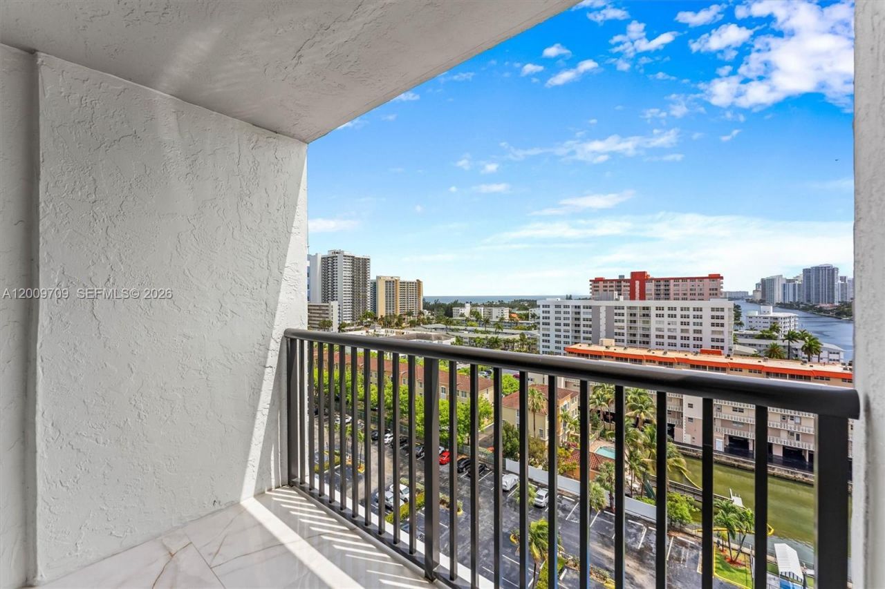 2017 S Ocean Dr, Unit 1206, Hallandale Beach, FL 33009 Photo
